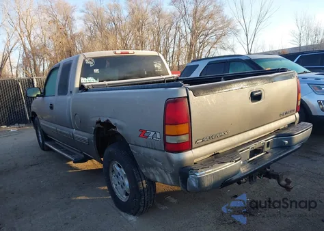 2000 Chevrolet Silverado 1500 Ls z USA, uszkodzony, nr VIN 2GCEK19T4Y1378146